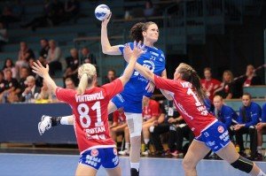 Karo Szwed-Ørneborg muss auf der ungewohnten Kreisposition aushelfen - Foto: Sebastian Brauner