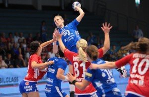 Nationalspielerin Susann Müller trifft am Sonntag auf ihre ehemaligen Mitspielerinnen aus Ljubljana - Foto: Sebastian Brauner
