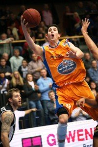 Angelo Caloiaro will auch in Ludwigsburg einen Erfolg mit seinem Team feiern - Foto: Mitteldeutscher Basketball Club