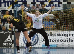 HCL-Torhüterin Melanie Herrmann will mit ihrem Team in Göteborg zurück in die Erfolgsspur - Foto: Sebastian Brauner
