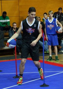Lukas Scholz bei der kinder+Sport Basketball Academy - Foto: Mitteldeutscher Basketball Club