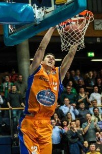 Angelo Caloiaro war gegen Bremerhaven mit 21 Punkten und neun Rebounds bester Spieler - Foto: Mitteldeutscher BC