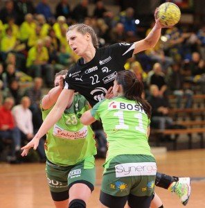 Mit vollem Einsatz zum Erfolg: Susann Müller (HC Leipzig) wurde immer sehr hart verteidigt - Foto: Sebastian Brauner, Sportsnine