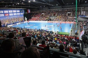 Tolle Atmosphäre im Mitteldeutschen Derby zwischen HC Leipzig und Thüringer HC in einer vollen ARENA - Foto: Sebastian Brauner