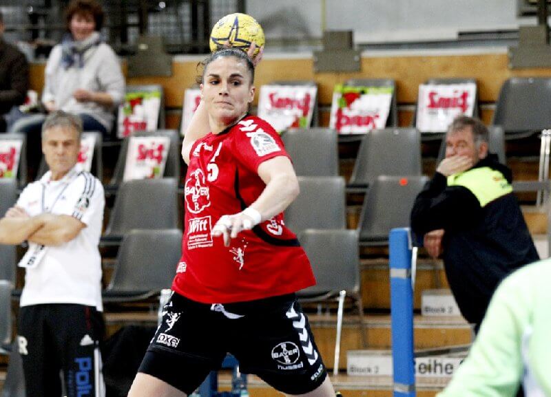 Handball-Bundesliga am 25.02.2014 - Naira Extremado - Bayer Leverkusen vs. HSG Bensheim Auerbach 34:17 in der Smidt-Arena in Leverkusen