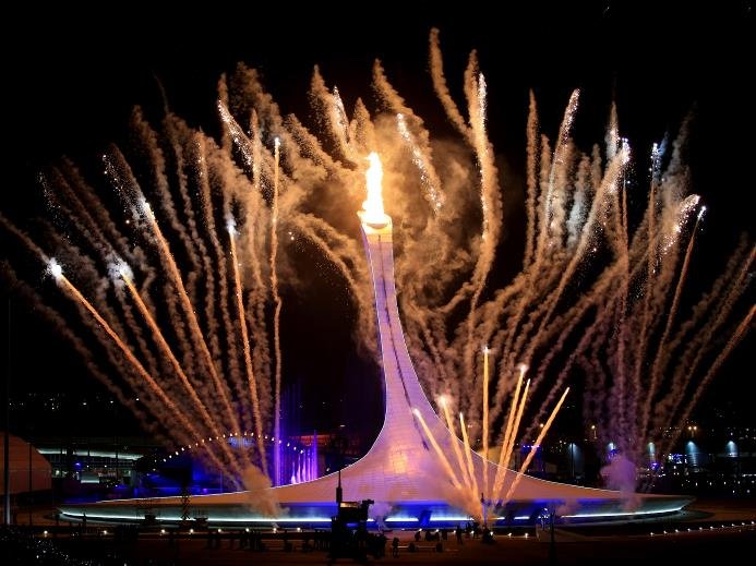 Sotchi 2014 - Die Olympische Flamme zur bahnbrechenden Leistung der Olympiasiegerin Carina Vogt - Foto: Sochi 2014 Olympic Winter Games