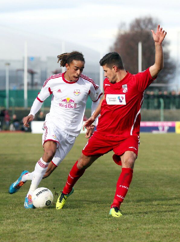 FC Rot-Weiss Erfurt vs. RB Leipzig - Yussuf Poulsen (RB Leipzig) und Stefan Kleineheismann (Erfurt) - Foto: GEPA pictures/ Roger Petzsche