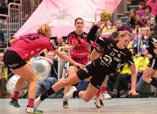 HC Leipzig-Kreispielerin Luisa Schule (23) zeigte in Abwehr und Angriff großen Einsatz - Foto: Sebastian Brauner, Sportsnine