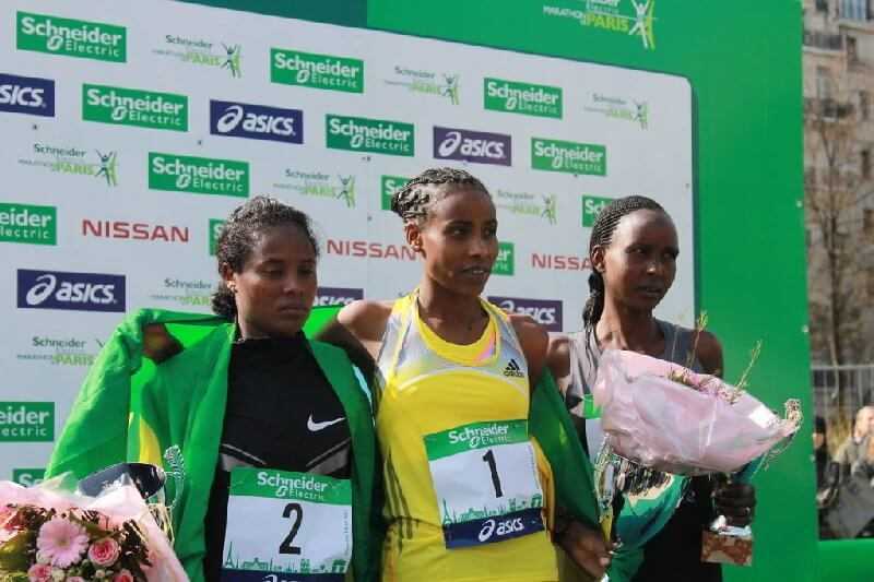 Paris-Marathon 2013: 1. TADESE Boru, Äthiopien, 2:21:06 h, Streckenrekord; 2.  MOHAMMED Merina, Äthiopien, 2:23:14 h; 3. KIRWA Eunice, Kenia, 2:23:34 h - Foto: A.S.O. Maindru