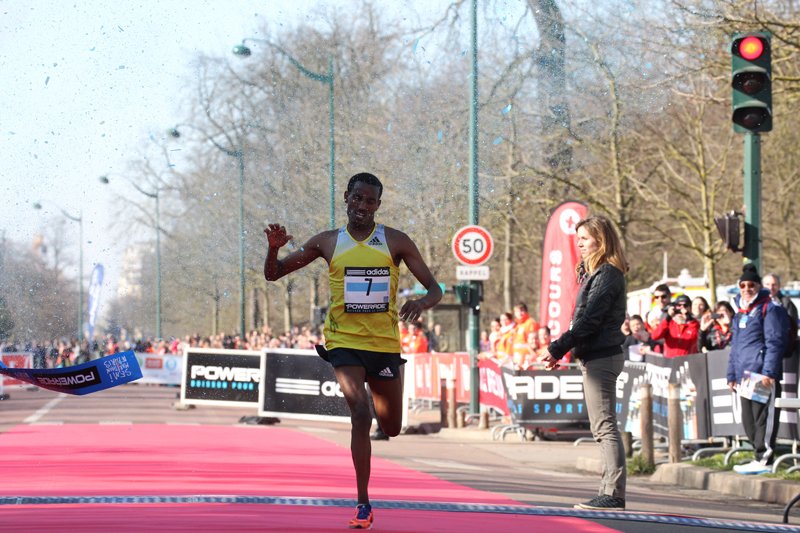 Paris Halbmarathon Männer: Sieger Mulle Wasihun (ETH) - Foto: A.S.O. / Amaury Sport Organisation