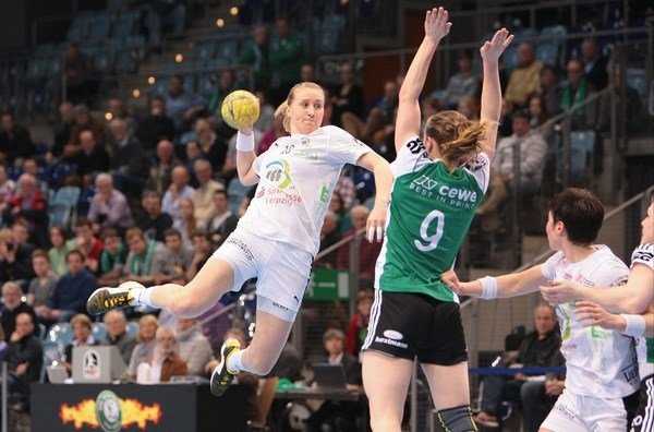 Präsentierte sich in den bisherigen Spielen der Meisterrunde in Top-Form - Nationalspielerin Saskia Lang (HC Leipzig) - Foto: Sebastian Brauner, Sportsnine