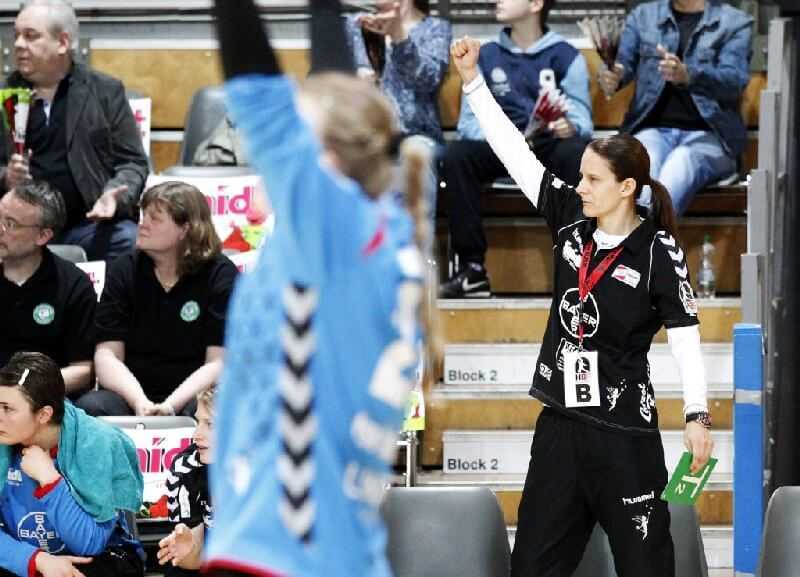 Pokal-Final4: Handball-Bundesliga am 09.03.2014 - Bayer Leverkusen vs. VfL Oldenburg 32:29 in der Smidt-Arena in Leverkusen - Trainerin Heike Ahlgrimm - Foto: Ralf Kardes