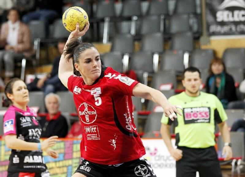 Handball-Bundesliga am 12.04.2014 - Bayer Leverkusen vs. TuS Metzingen 31:27 in der Smidt-Arena in Leverkusen - Naira Extremado (5) - Foto: Ralf Kardes