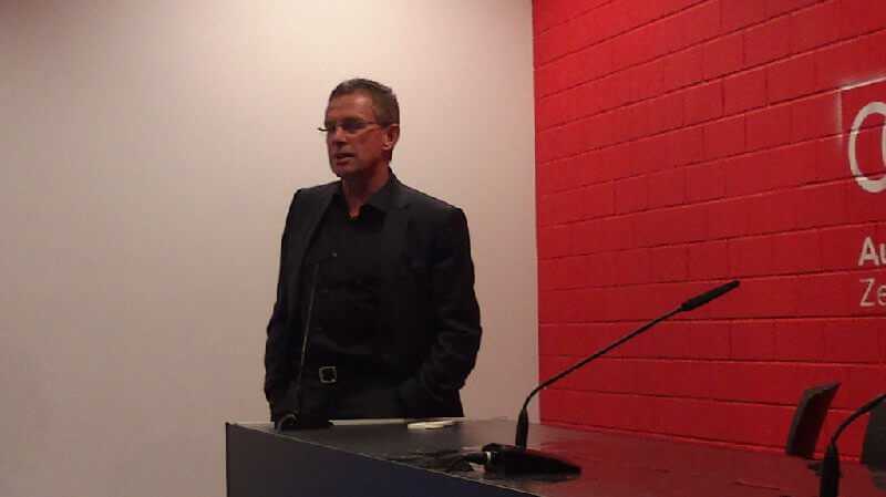 RB Leipzig: Sportdirektor Ralf Rangnick bei der Pressekonferenz nach dem 5:1-Sieg gegen den 1. FC Saarbrücken - Foto: SPORT4Final