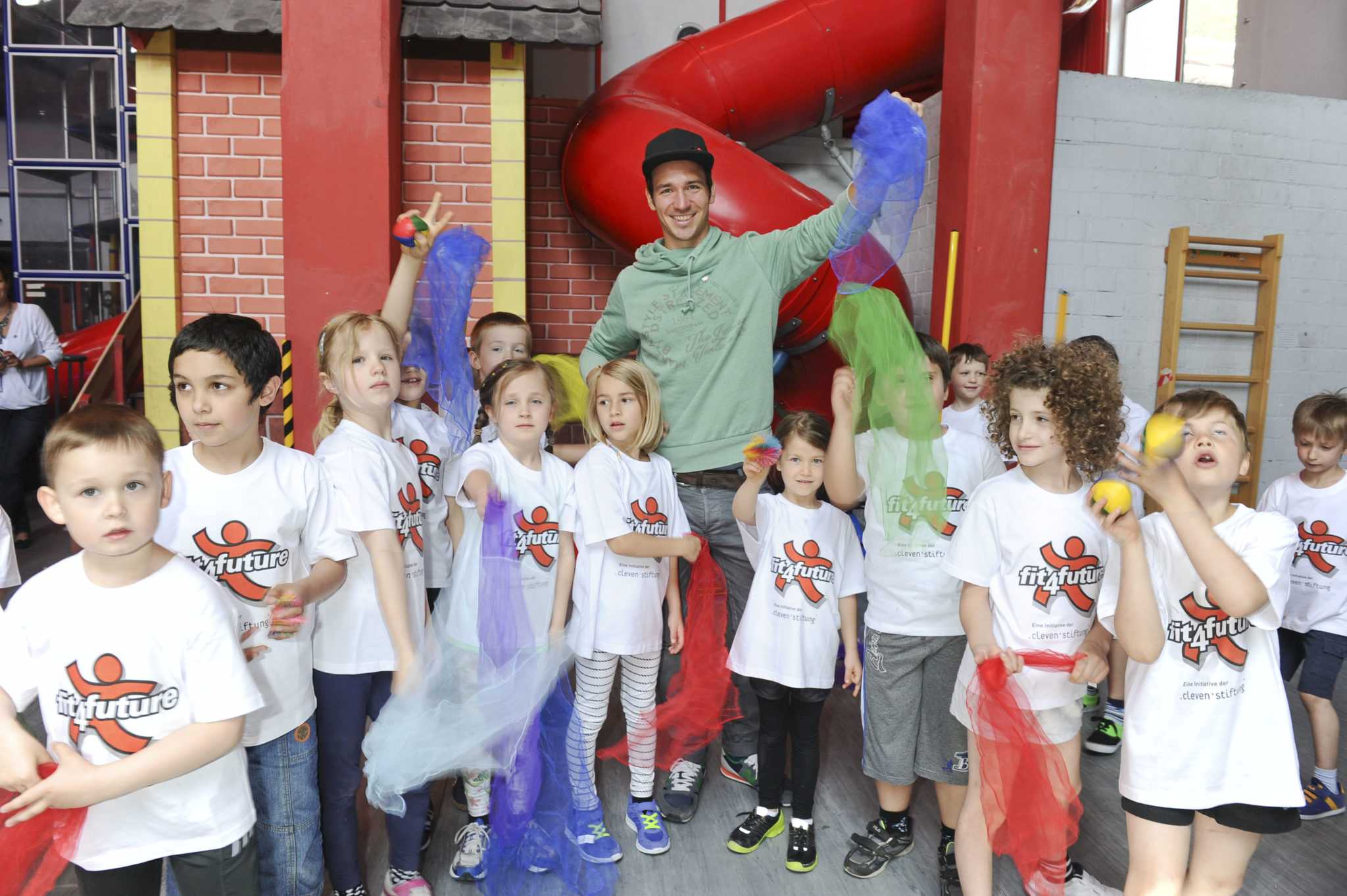 "fit4future"-Botschafter Felix Neureuther mit neuem Bewegungsprojekt für Kinder - Foto: Brauer Photos