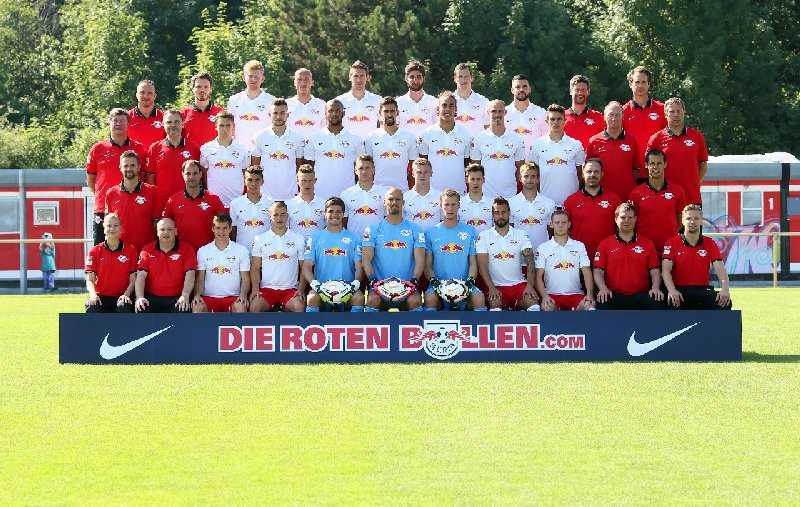 DFL, 2. Deutsche Bundesliga, RasenBallsport Leipzig, team photo shooting. Image shows the team of RB Leipzig - Photo: GEPA pictures/ Roger Petzsche