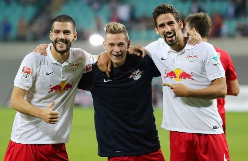 RasenBallsport Leipzig vs. FC Erzgebirge Aue 1:0 - Anthony Jung, Joshua Kimmich und Rani Khedira (RB Leipzig) -  Foto: GEPA pictures/Roger Petzsche