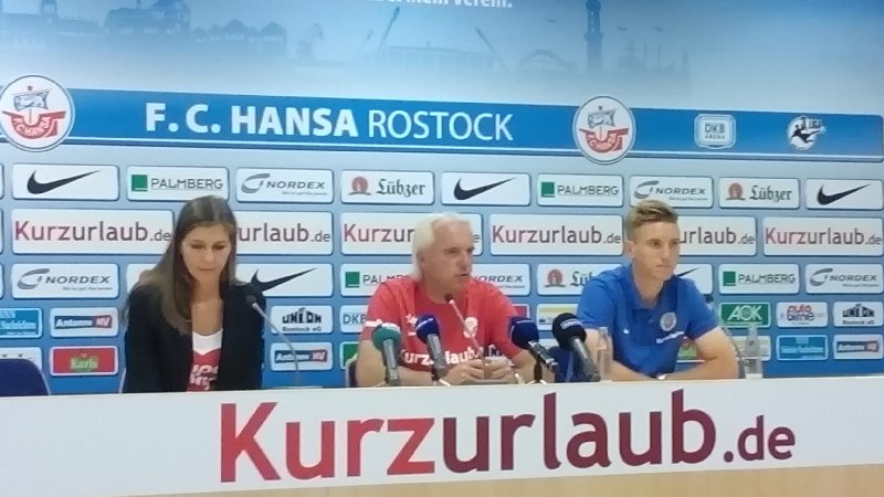 F.C. Hansa Rostock unter Zugzwang und mit Trendwende im Heimspiel gegen SV Wehen Wiesbaden? - Hansa-Pressekonferenz am 08.08.2014 mit Pressesprecherin Marit Scholz, Peter Vollmann, Kai Schwertfeger (v.l.) - Foto: SPORT4Final