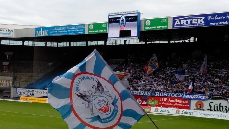 F.C. Hansa Rostock: Shervin R. Fardi zieht sich Kreuzbandriss zu - F.C. Hansa Rostock verliert gegen SV Wehen Wiesbaden angesichts schlechterer Spielanlage und ineffizienter Chancenverwertung - Foto: SPORT4Final