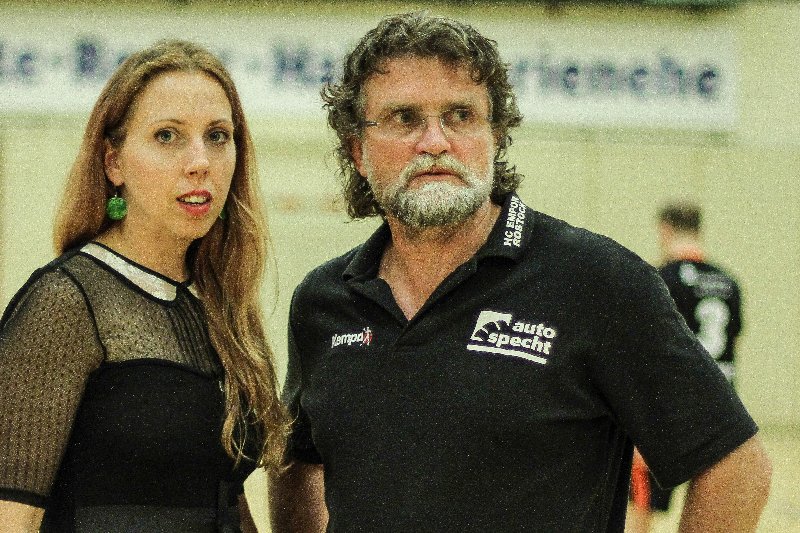 HC Empor Rostock: Juliane Radike neue Geschäftsführerin - Juliane Radike und Trainer Dr. Rastislav Trtik beim Testspiel gegen EHV Aue am 12.08.2014, Foto: HC Empor Rostock
