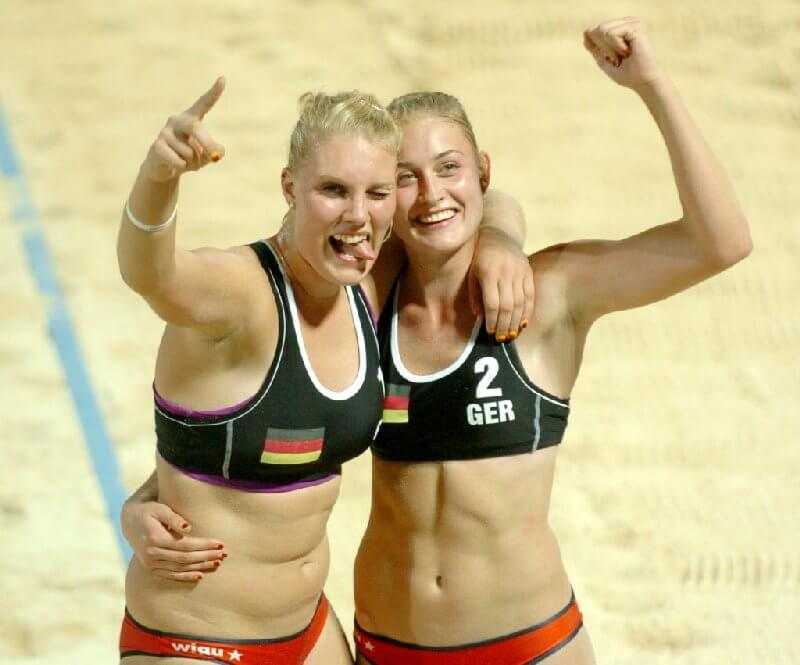 Olympische Jugendspiele Nanjing 2014: Lisa Arnholdt / Sarah Schneider mit Bronze - So schön freuten sich Sarah Schneider und Lisa Arnholdt (v.l.) über ihre Bronzemedaille - Foto: DOSB