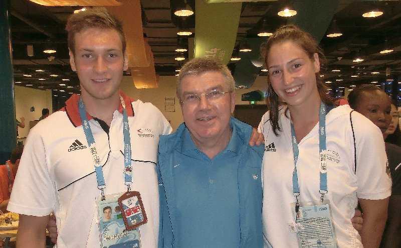 Olympische Jugendspiele Nanjing 2014: Lisa Arnholdt trägt deutsche Fahne - Ruderer Tim Ole Naske und Basketballerin Patricia Broßmann trafen Thomas Bach zum Abendessen - Copyright: DOSB