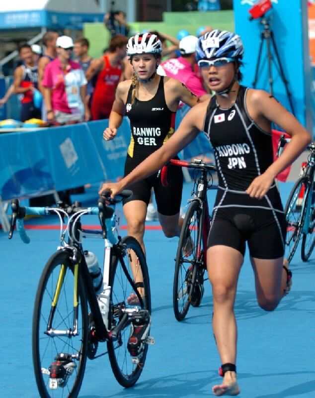 Olympische Jugendspiele Nanjing 2014: Gold für Kristin Ranwig - Kristin Ranwig beim Wechsel vom Rad aufs Laufen - Foto: DOSB