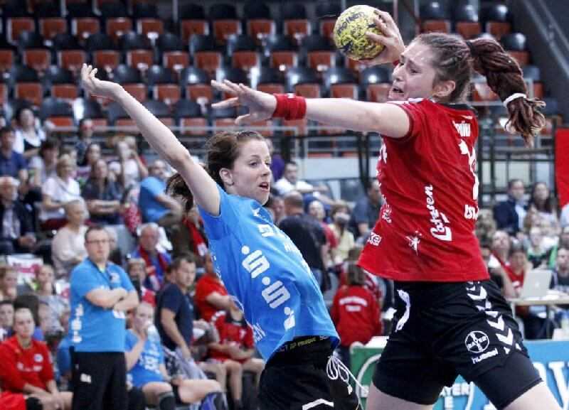 Bayer Leverkusen: Erster Saisonsieg und deutliche Steigerung gegen Bietigheim - Leverkusen vs. Bietigheim 30:18 in der Smidt-Arena in Leverkusen - Jenny Karolius - Foto: Ralf Kardes