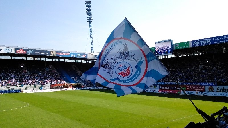 FC Hansa Rostock ohne Selbstvertrauen und Spielqualität chancenlos bei 0:1-Heimniederlage gegen den Halleschen FC - Foto: SPORT4Final
