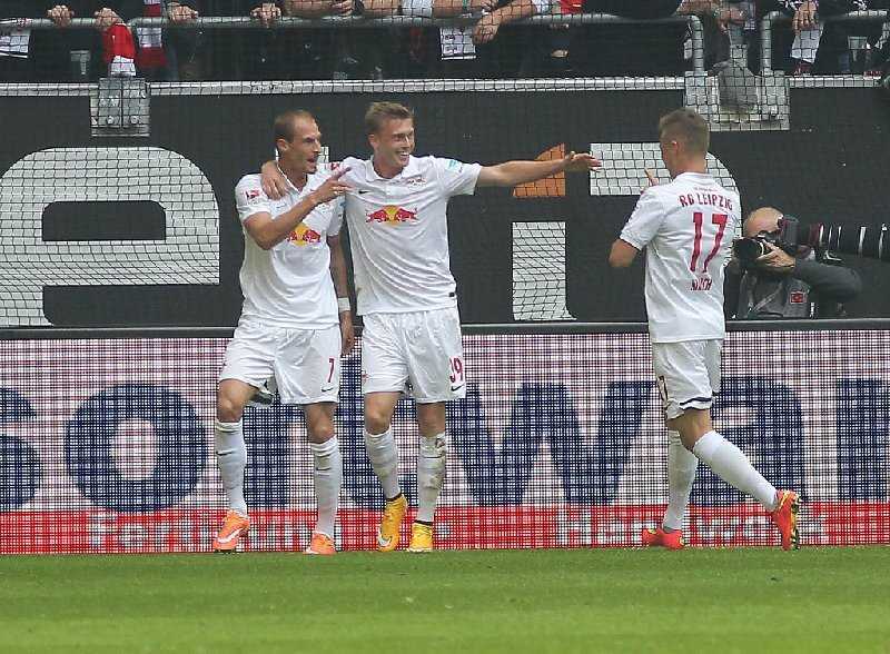 Fortuna Duesseldorf vs. RasenBallsport Leipzig - Matthias Morys, Georg Teigl und Joshua Kimmich (RB Leipzig) - Foto: GEPA pictures/ Citypress24/Darius Simka