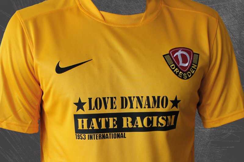 Dynamo Dresden spielt im Sondertrikot gegen Fortuna Köln - Foto: Dynamo Dresden