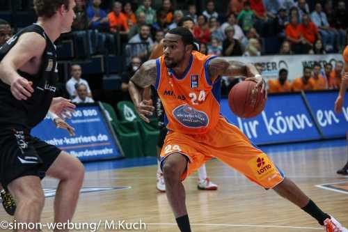 Mitteldeutscher Basketball Club: Poropat bremst Euphorie vor Braunschweig-Spiel - Mit 17 Punkten Topscorer gegen Tübingen - Patrick Richard - Foto: Matthias Kuch