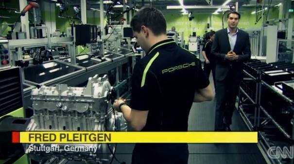 CNN „Made in Germany“: Frederic Pleitgen im Porsche-Werk - Foto: CNN International "Made in Germany"