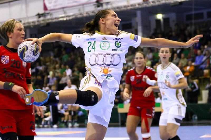 Győri Audi ETO KC vs. Dunaújváros Kohász KA 27:19 am 12.11.2014 - Ivett Szepesi (24) - Foto: Anikó Kovács und Tamás Csonka (Győri Audi ETO KC)