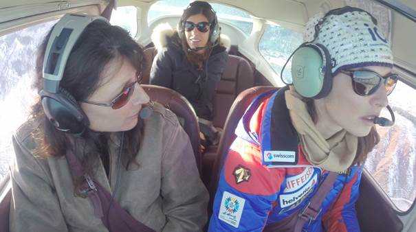 CNN „Alpine Edge“ mit Dominique Gisin und Lindsey Vonn - Im Flugzeug mit Dominique Gisin - Foto: CNN International "Alpine Edge"