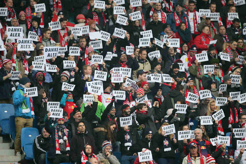 RasenBallsport Leipzig vs. FSV Frankfurt - Fans von RB Leipzig mit Banner für Alexander Zorniger - Foto: GEPA pictures/Roger Petzsche
