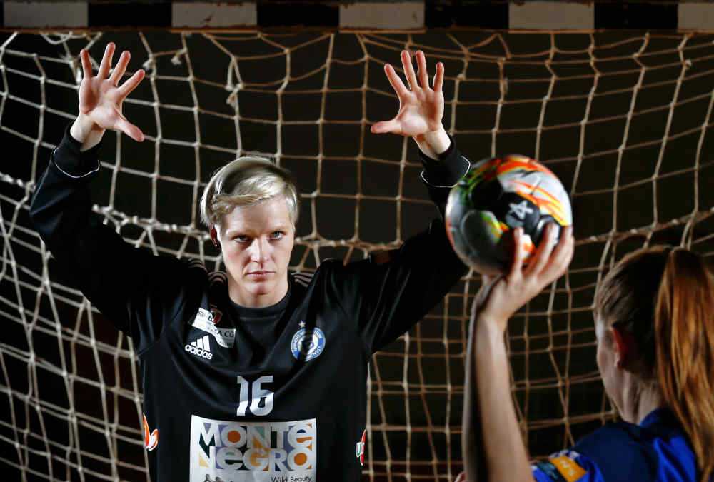 EHF Champions League Final4 2015: Buducnost bezwingt Larvik. Clara Woltering MVP - Foto: Johannes Kernmayer / Chris Singer / EHFM