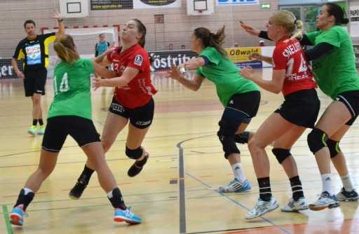 Handball: Marieke Blase zeigte an beiden Tagen eine starke Leistung auf der Rückraum links Position. Foto: Hajo Steinbach