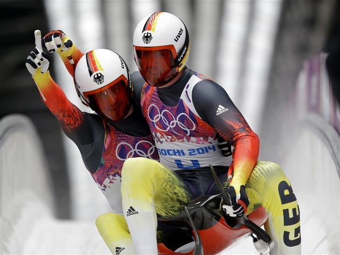 Sotchi 2014: Rennschlitten - Die Olympiasieger im Doppelsitzer Tobias Arlt und Tobias Wendl - Foto: Sochi 2014 Olympic Winter Games