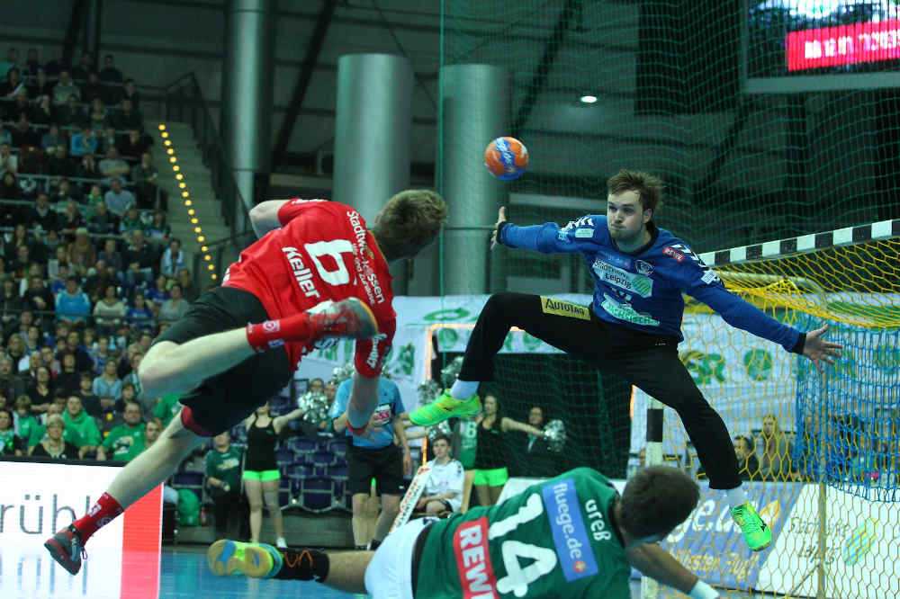 Handball kompakt: DHfK mit Aufstiegs- und HC Leipzig auf Verfolgerkurs von Titelverteidiger Thüringer HC - DHfK-Torhüter Felix Storbeck in Aktion - Foto: Elmar Keil