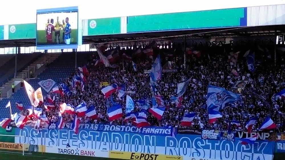 Hansa Rostock mit fußballerischer Aufbruchsstimmung bei unglücklicher Pokal-Niederlage gegen Kaiserslautern - Foto: SPORT4Final