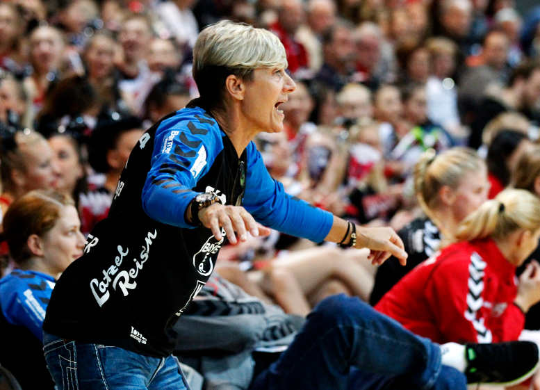 Bayer Leverkusen vs. Berlin - Renate Wolf - Foto: Ralf Kardes