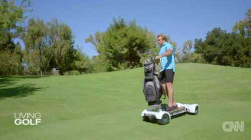 CNN Living Golf: Golfsport in Kalifornien - Laird Hamilton auf dem GolfBoard - Foto: CNN International Living Golf