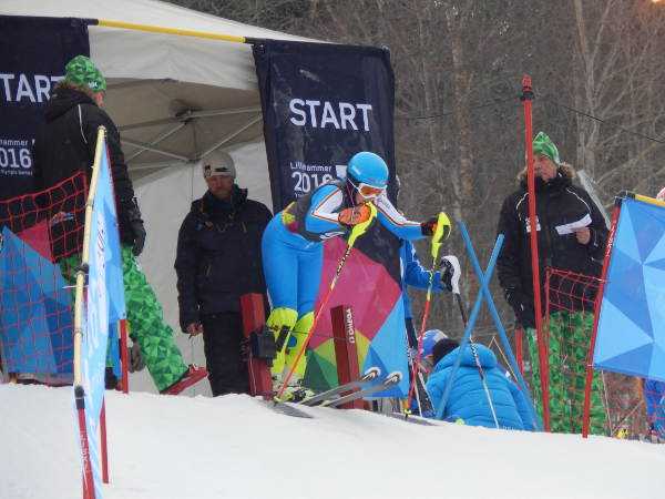 Katrin Hirtl-Stanggaßinger beim Start des Slaloms - Foto: DOSB