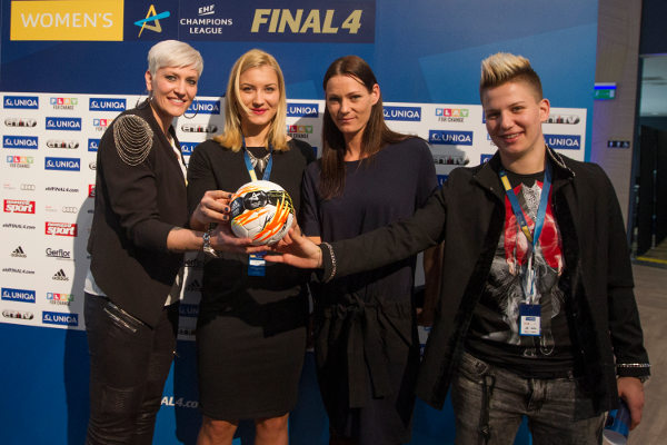 Handball EHF Champions League Final4 2016: Halbfinale - Anja Althaus, Cristina Nan, Anita Görbicz, Suzana Lazovic - Foto: SPORT4Final