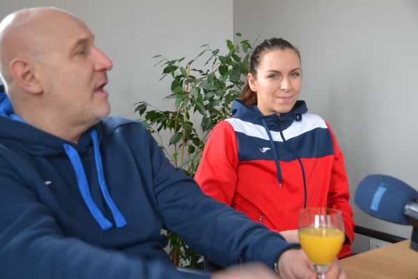 Trainer Herbert Müller und Iveta Luzumova - Thüringer HC verpflichtete Nina Schilk. FTC Budapest in der Königsklasse - Foto: Hans-Joachim Steinbach / Thüringer HC