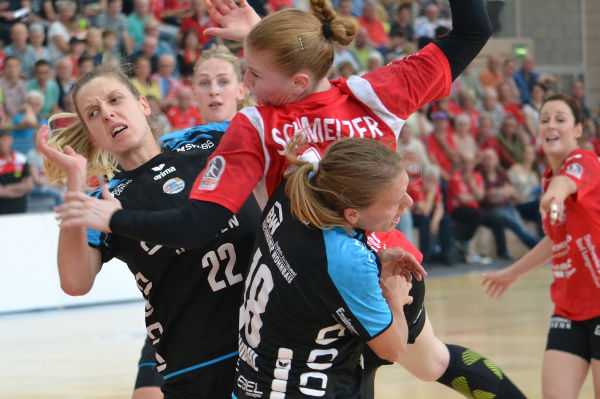 Handball Bundesliga: Susann Müller und Meike Schmelzer aus Thüringer HC vs. SG BBM Bietigheim - Foto: Hans-Joachim Steinbach / Thüringer HC