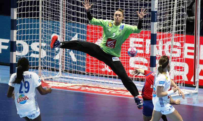 Handball EM 2018 - Laura Glauser - Frankreich vs. Serbien - Nantes am 12.12.2018 - Copyright: FFHandball / S. Pillaud