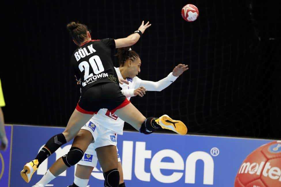 Handball WM 2019 - Emily Bölk - Frankreich vs. Deutschland - Copyright: IHF