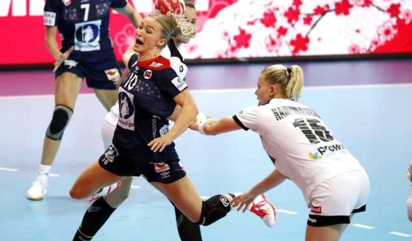 Handball WM 2019 - Stine Oftedal und Kim Naidzinavicius - Deutschland vs. Norwegen - Copyright: IHF